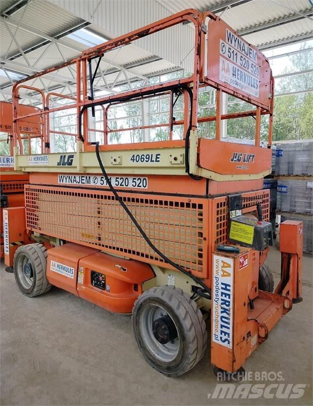 JLG 4069 Makazaste platforme