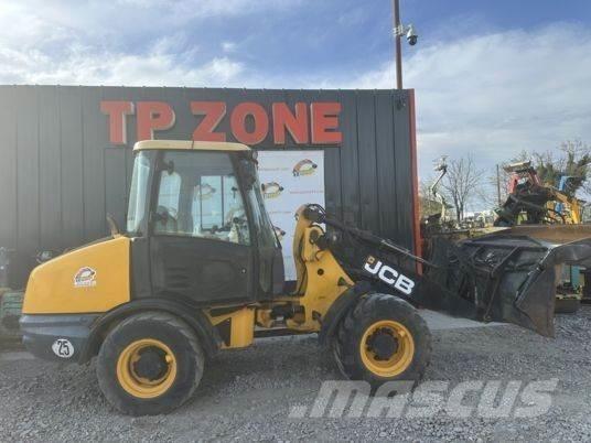 JCB 406 à 23500 € HT Utovarivači na točkove