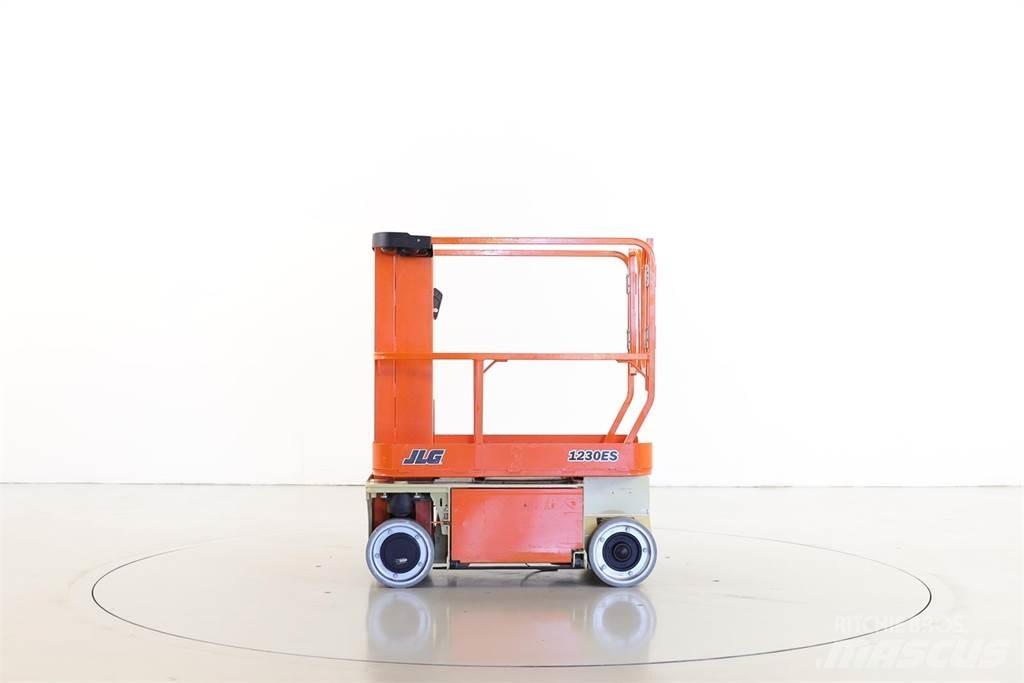 JLG 1230ES Jarbolne penjajuće platforme