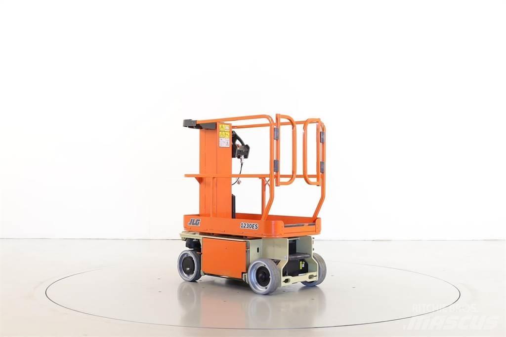 JLG 1230ES Jarbolne penjajuće platforme