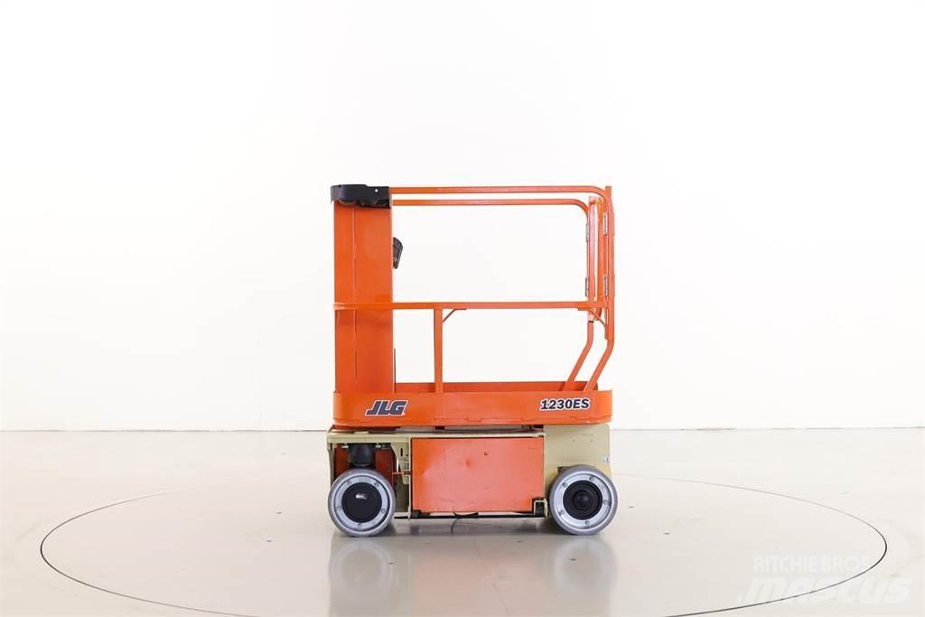 JLG 1230ES Jarbolne penjajuće platforme