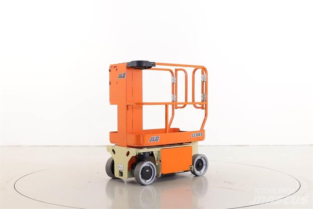 JLG 1230ES Jarbolne penjajuće platforme