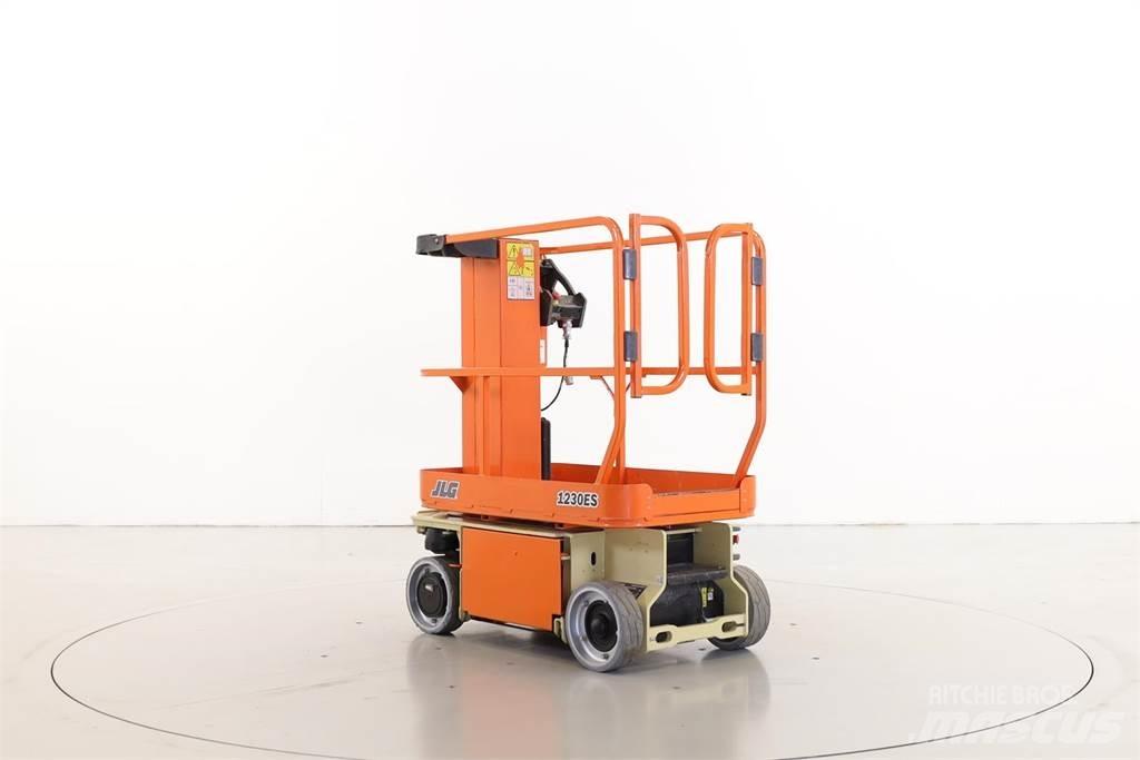 JLG 1230ES Jarbolne penjajuće platforme