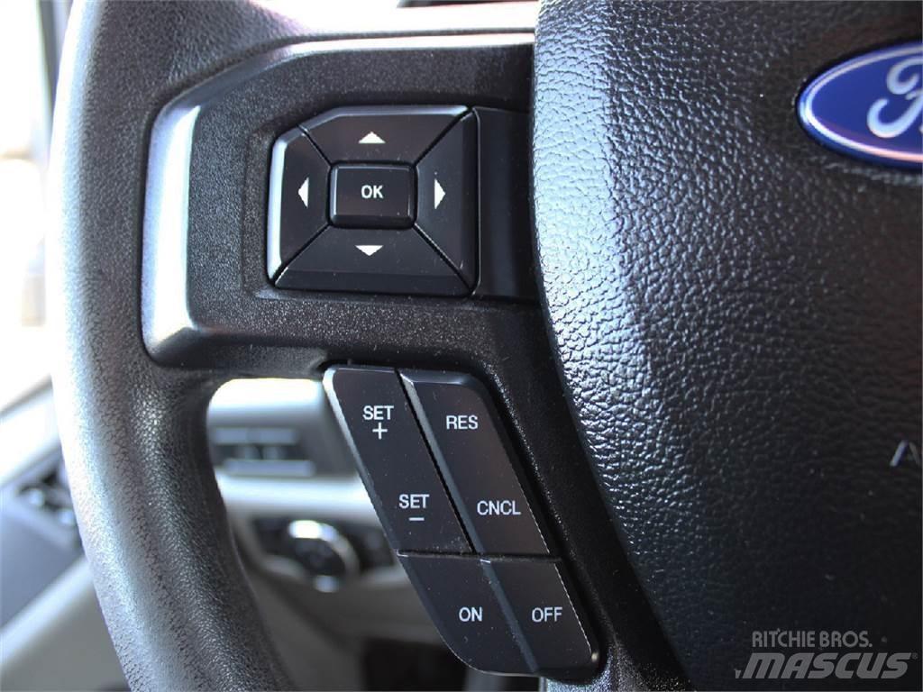 Ford F550 Rol kiper kamioni sa kukom za podizanje tereta