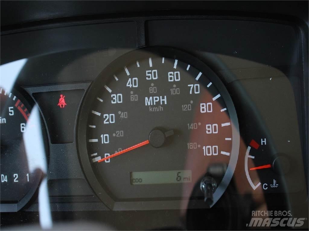Isuzu NPR-HD Kamioni sa otvorenim sandukom