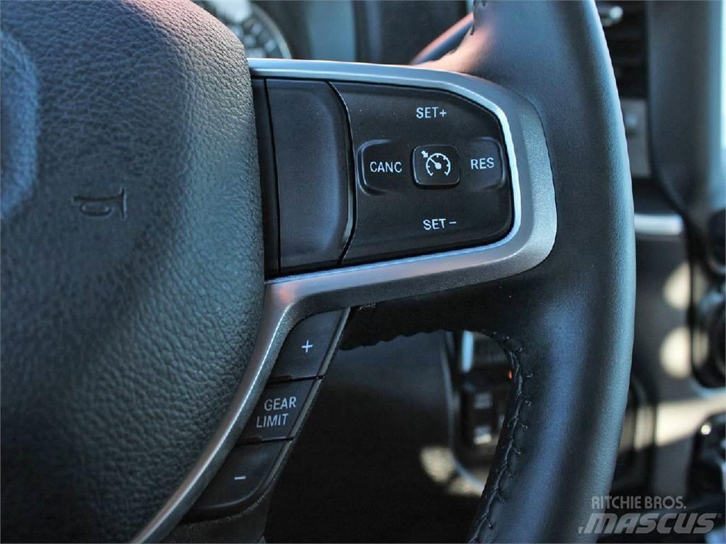 RAM 5500 Rol kiper kamioni sa kukom za podizanje tereta