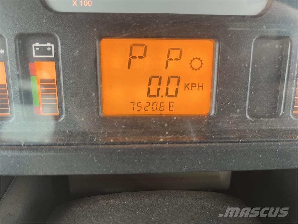 Challenger MT775E Traktori