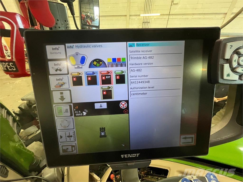 Fendt 724 VARIO S4 Traktori