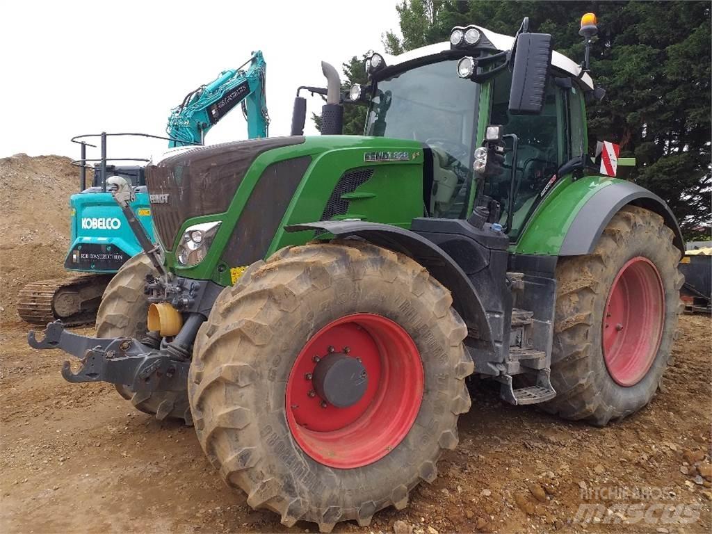 Fendt 828 VARIO Traktori