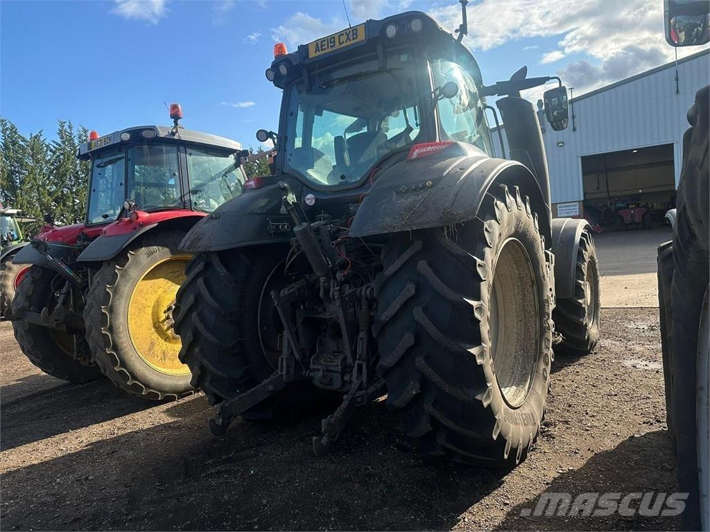 Valtra T234D Traktori