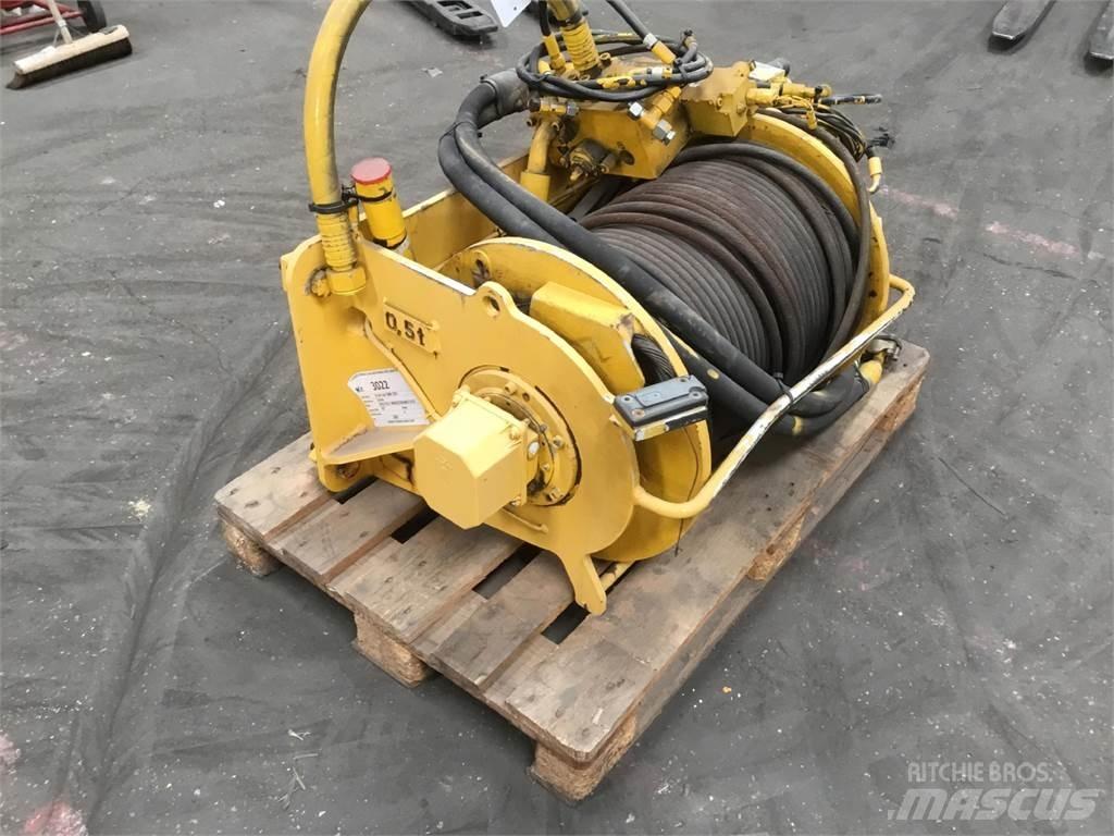 Grove GMK 3055 winch Delovi i oprema za kran