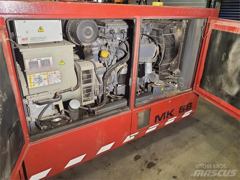 Liebherr MK 88 upper Delovi i oprema za kran
