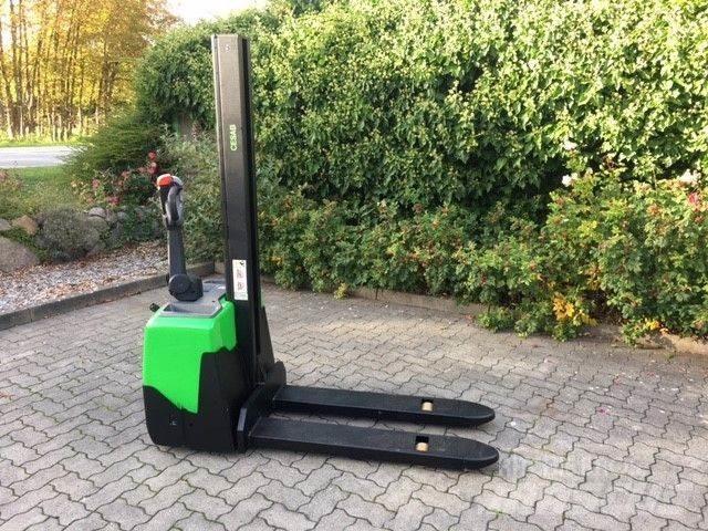 Cesab S110 Ručni električni viljuškar
