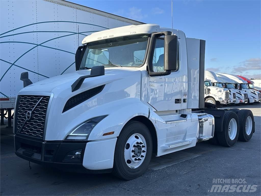Volvo VNL300 Tegljači