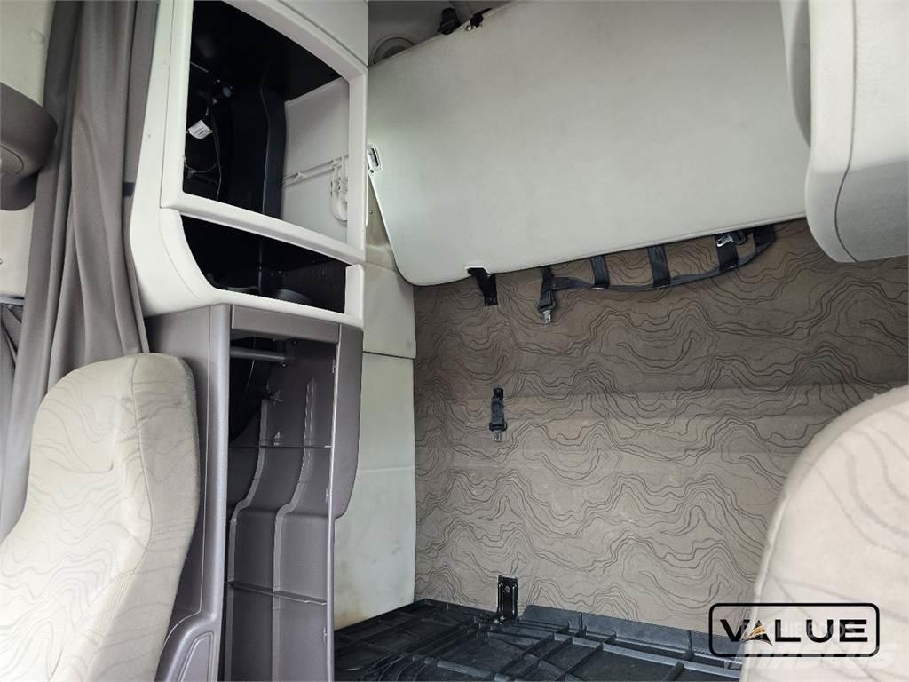 Volvo VNL670 Tegljači