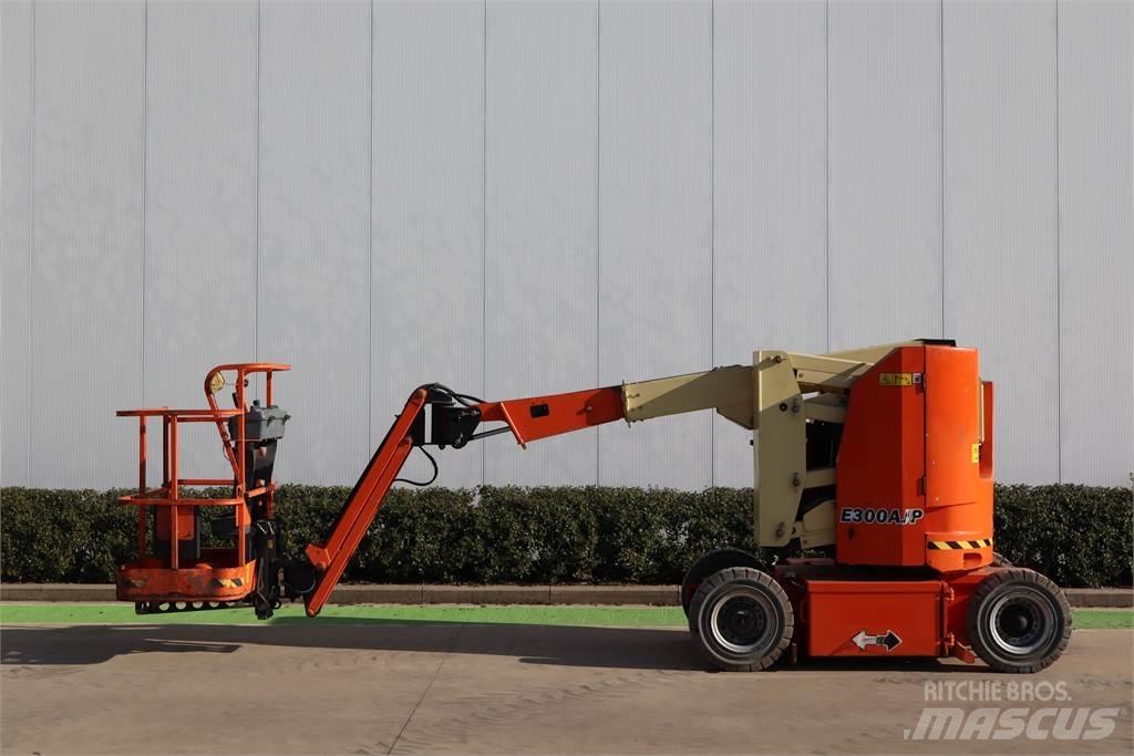 JLG E300AJP Zglobne podizne platforme