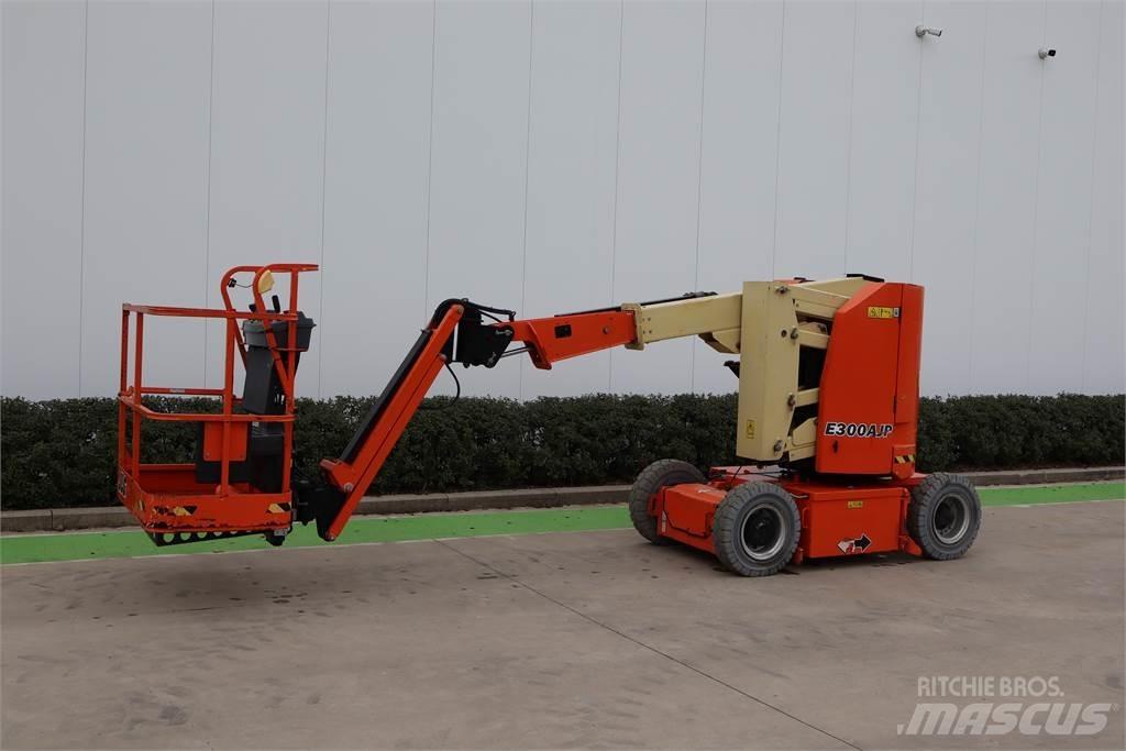 JLG E300AJP Zglobne podizne platforme
