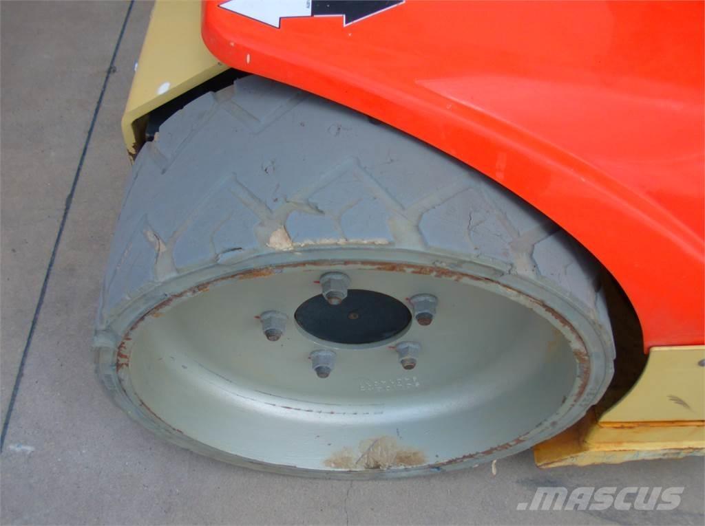 JLG Toucan 12E+ Jarbolne penjajuće platforme