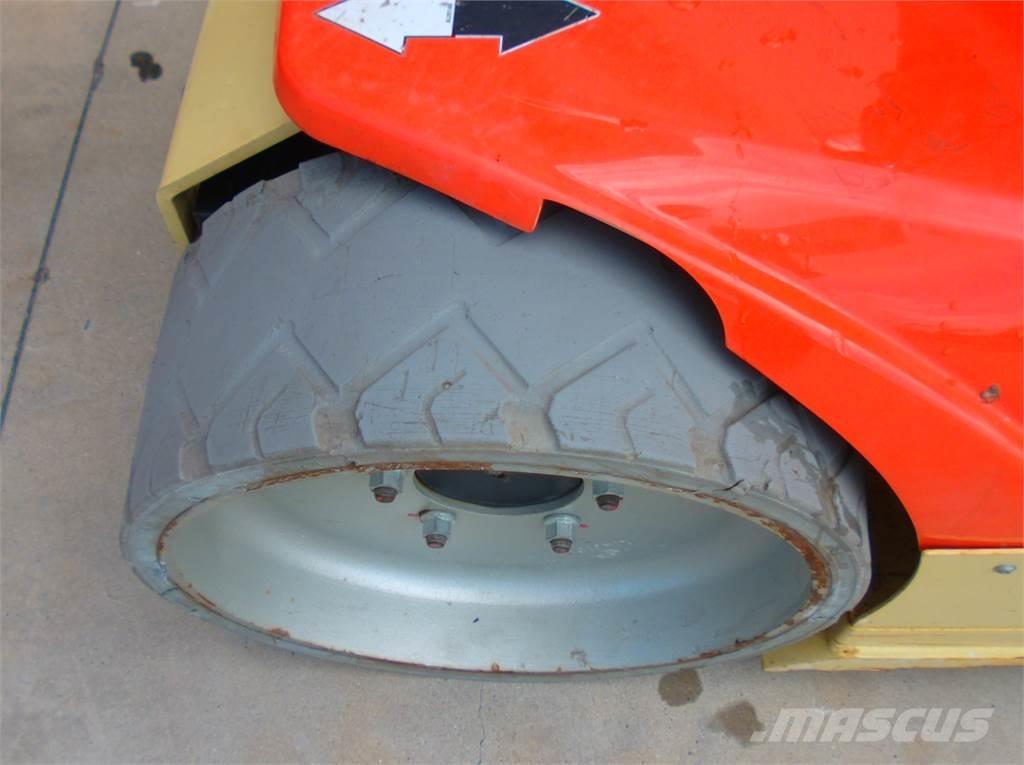 JLG Toucan 12E+ Jarbolne penjajuće platforme