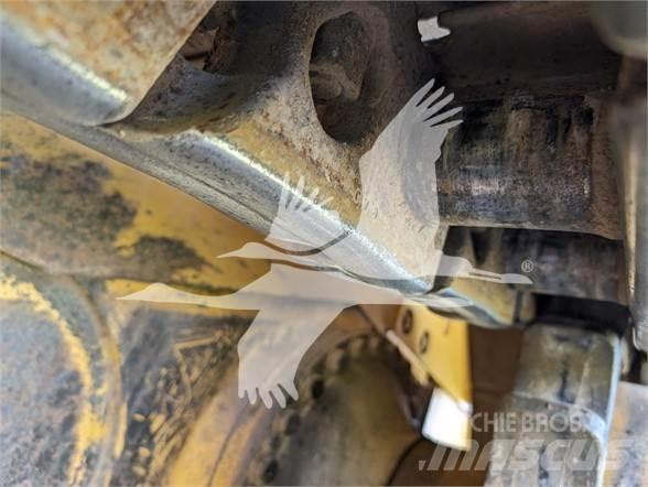 CAT D8T Buldožeri guseničari