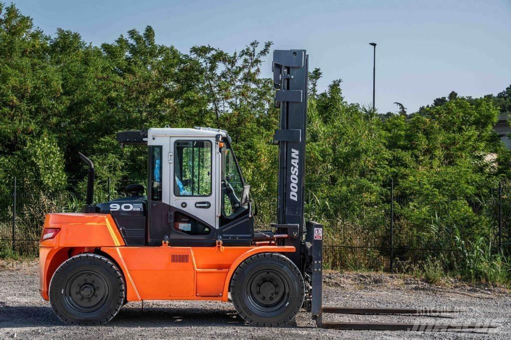 Doosan D 90-S-7 Dizelski viljuškari