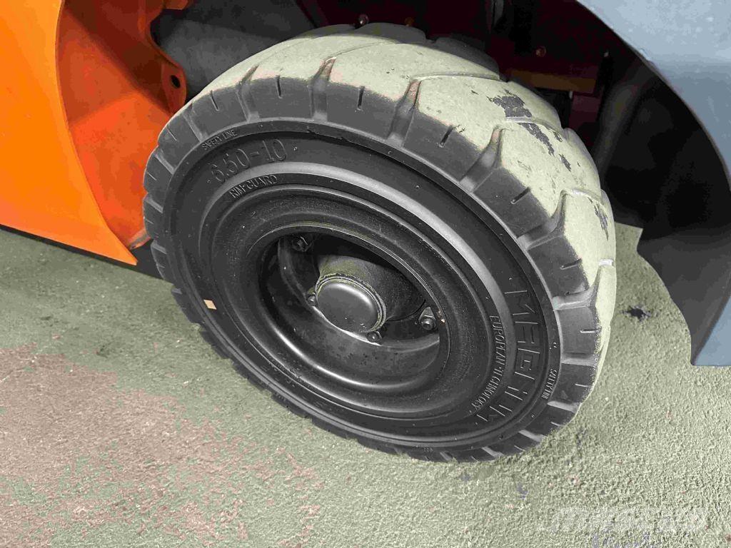 Toyota 02-8FGF30 Plinski viljuškari
