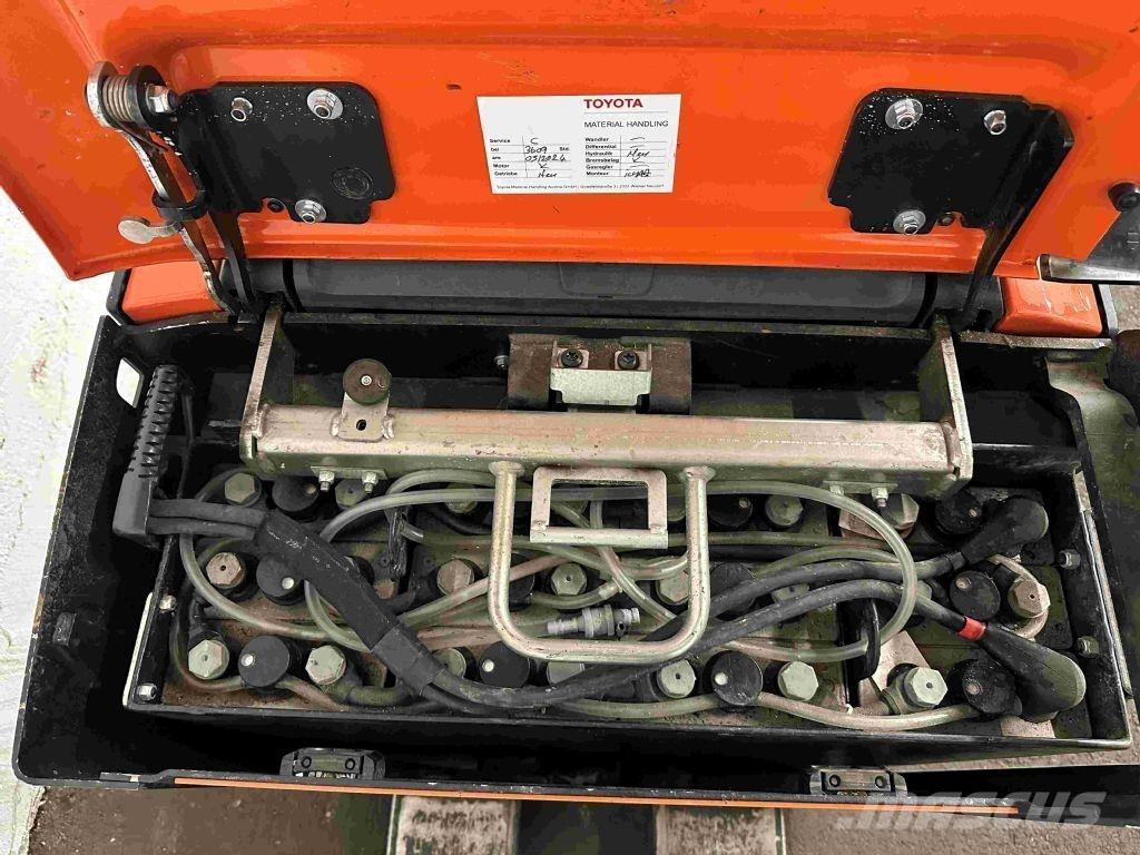Toyota LPE 200 Nisko podizni električni viljuškar