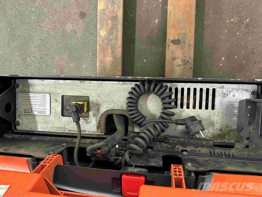 Toyota LWE 140 Nisko podizni električni viljuškar