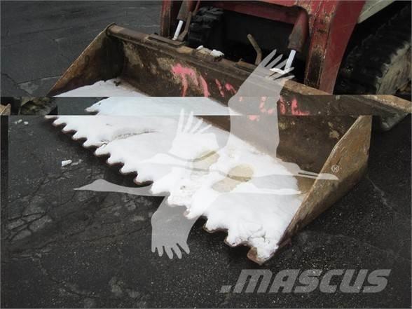 Takeuchi TL12 Skid steer mini utovarivači