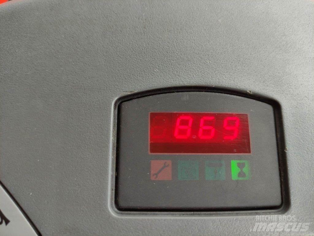 BT LPE240 Nisko podizni električni viljuškar