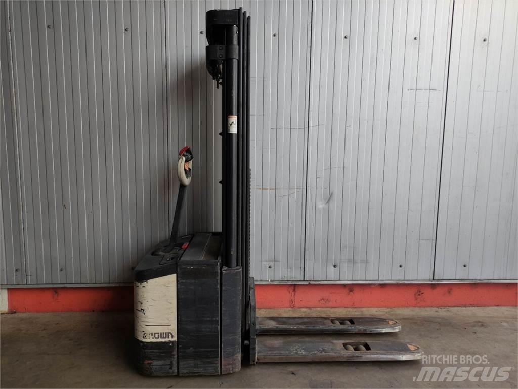 Crown WE 2300-1.6 TT Ručni električni viljuškar
