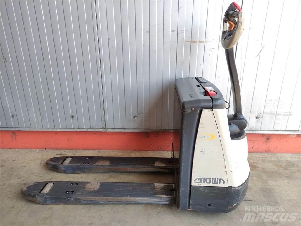 Crown WP2315 Nisko podizni električni viljuškar