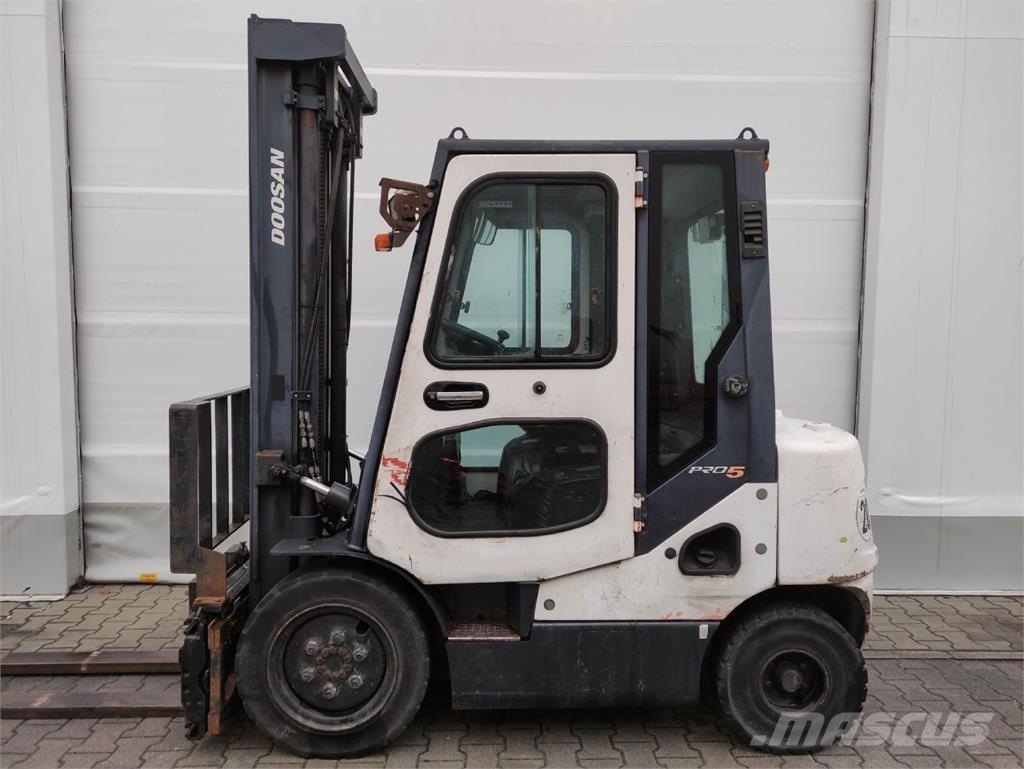 Doosan D25S-5 Dizelski viljuškari