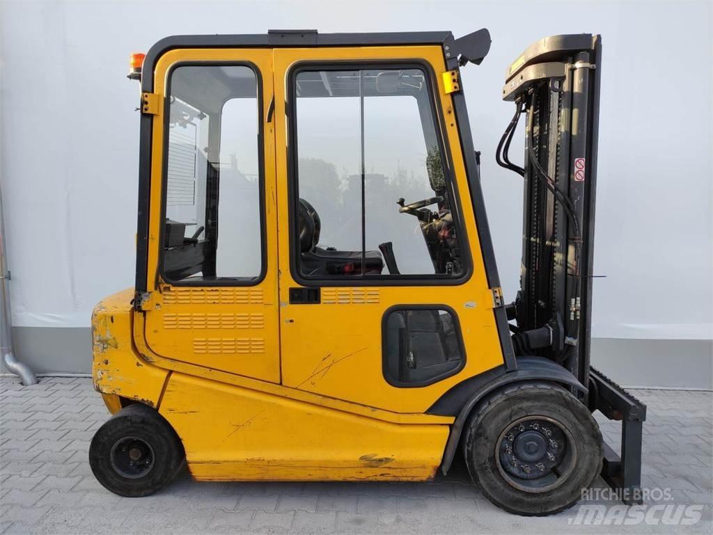Om-Pimespo XE40 Električni viljuškari