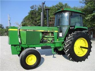 John Deere 4440