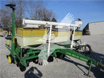 John Deere 7200