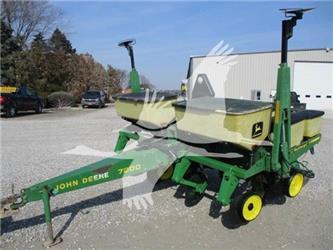 John Deere 7200