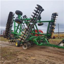 John Deere 637