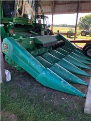 John Deere 693
