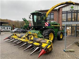 John Deere 6850