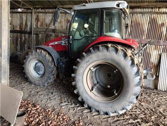 Massey Ferguson 5713