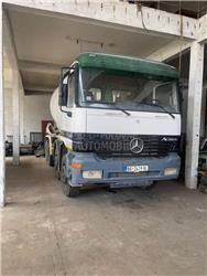 Mercedes-Benz Actros 3240