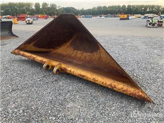 Caterpillar Trapezoid BUCKET