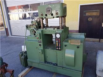 Schuler Pe4s 25-560