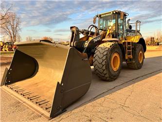 John Deere 744K