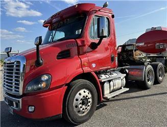 Freightliner CA113DC