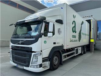 Volvo FM 410 6x2 Box truck w/ 2 temp aggregate