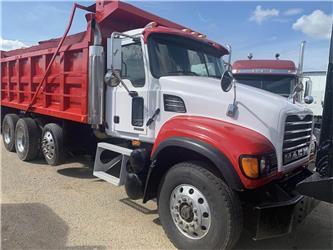 Mack GRANITE CV713