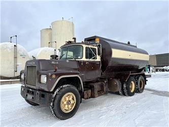 Mack R600