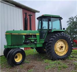 John Deere 4440 TRACTOR
